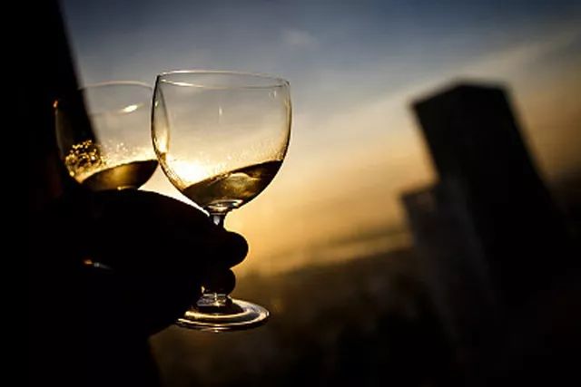 敬2020一杯酒,愿世間一切安好.