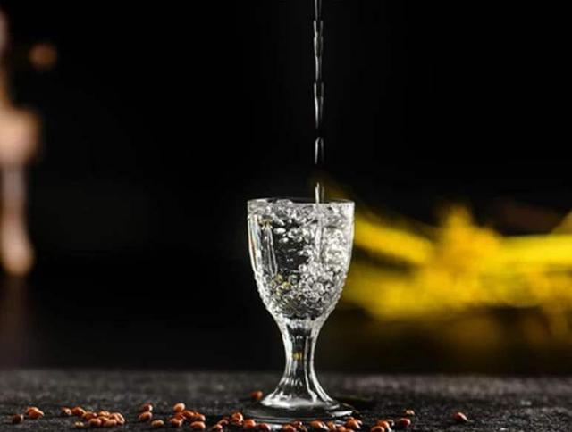 如何鑒定好酒?許多人拉酒線,這其實很業(yè)余