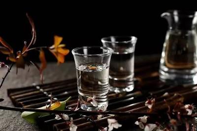 關于白酒,易中天是這么說的,真精辟