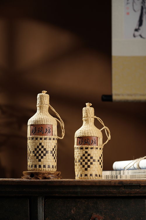 白酒場景圖拍攝 彩陶坊藤編系列產(chǎn)品